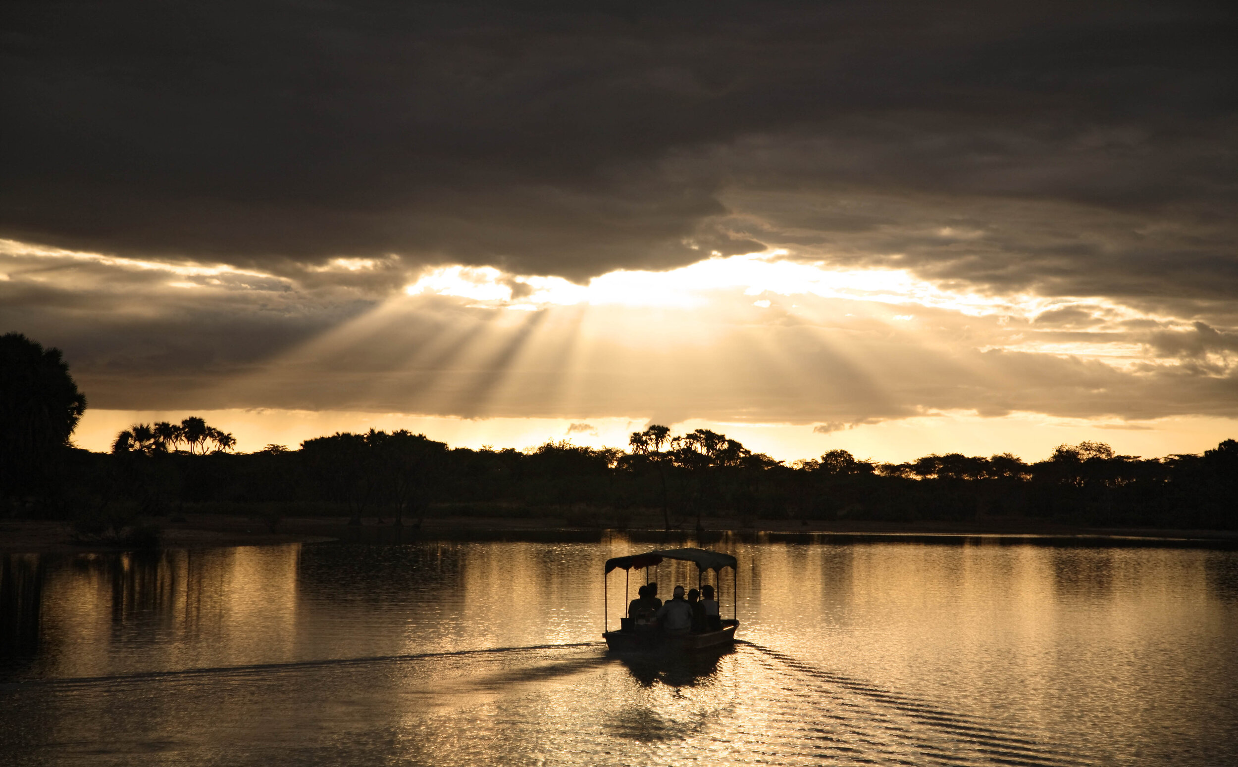 boat_safari_siwandu_takims_holidays_tanzania2.jpg