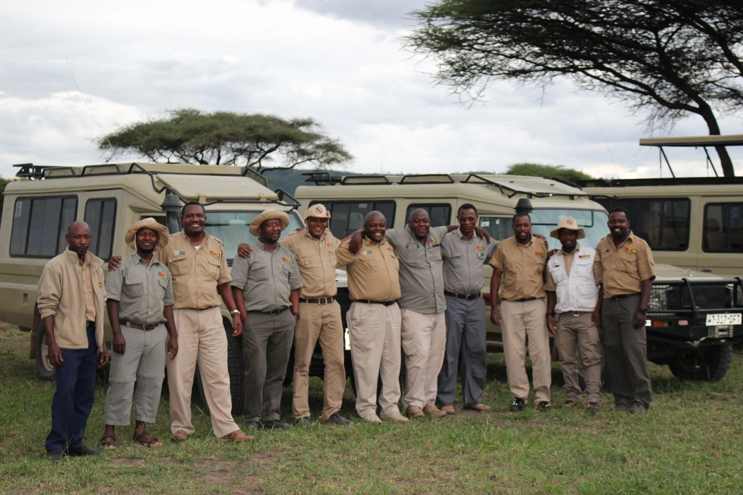 Group Photo Serengeti.JPG
