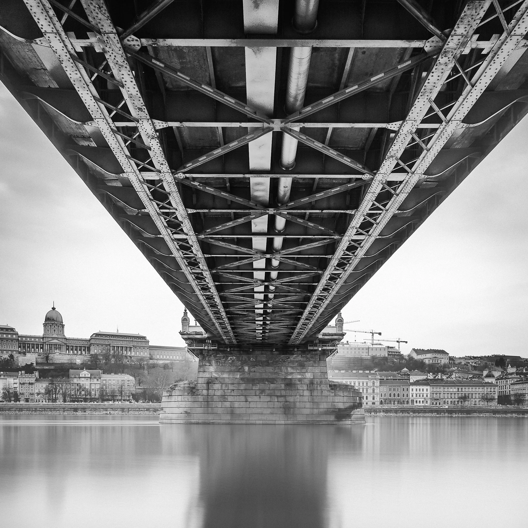 Budapest-Chain-bridge-I.jpg