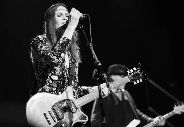 Interview - Juliana Hatfield Spills On New Album, Blood - Allston Pudding