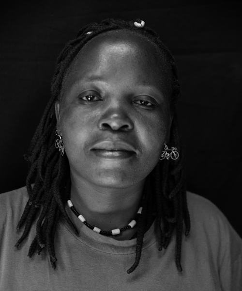 Caroline Atieno Baraza, Paper Bead Maker