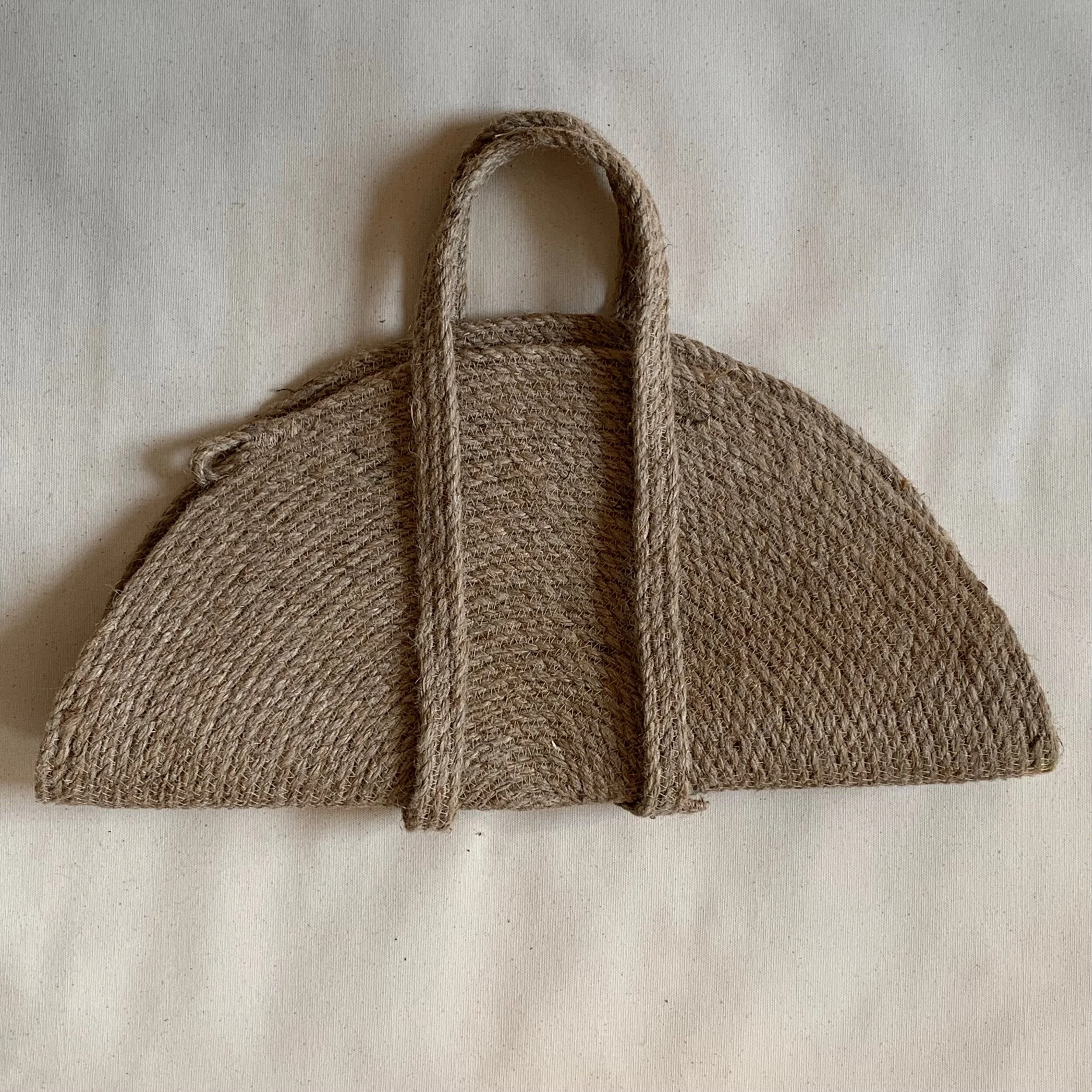 C8EE7AF2-2F3D-4F57-B74B-81AFCBBE92DA