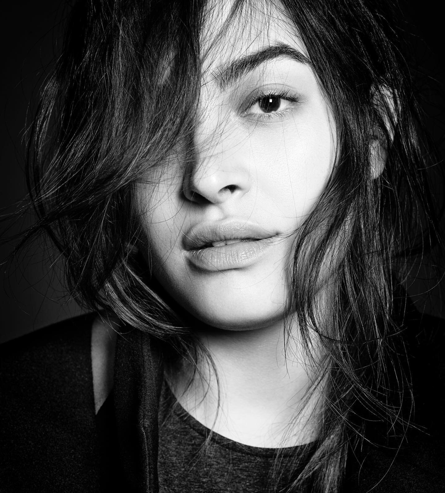 Wednesday morning&rsquo;s beauty!  #iwokeuplikethis #eyes #lips #face  #beauty #humpday #hairstyles