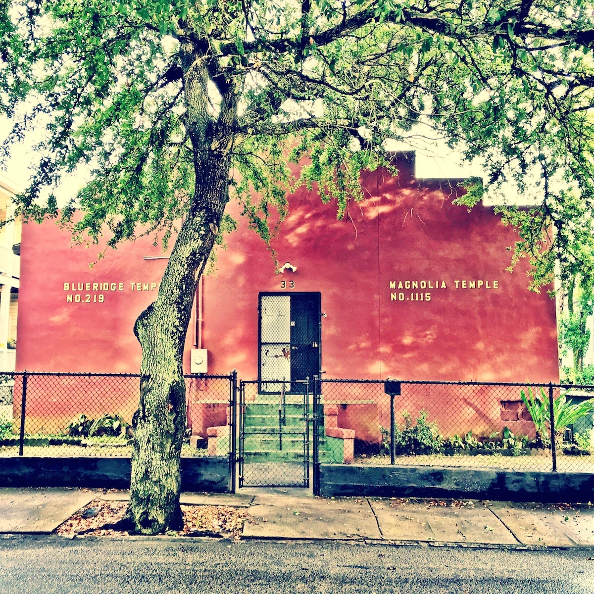 #Duality #buildingsarecool #DailyDoseofCahrleston #CharlestonsEastside #instaCharleston