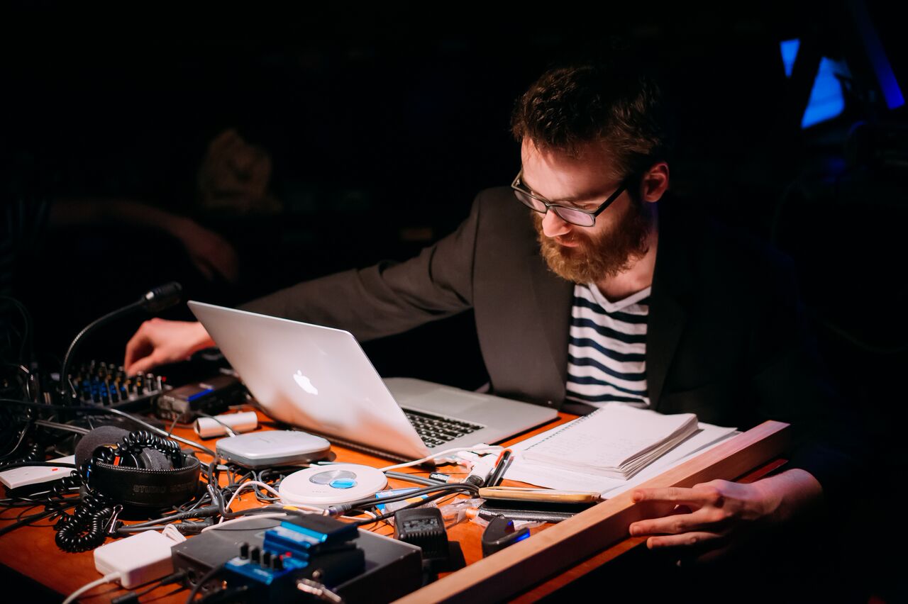 Odinn at work, photograph by Mihaela Bodlovic