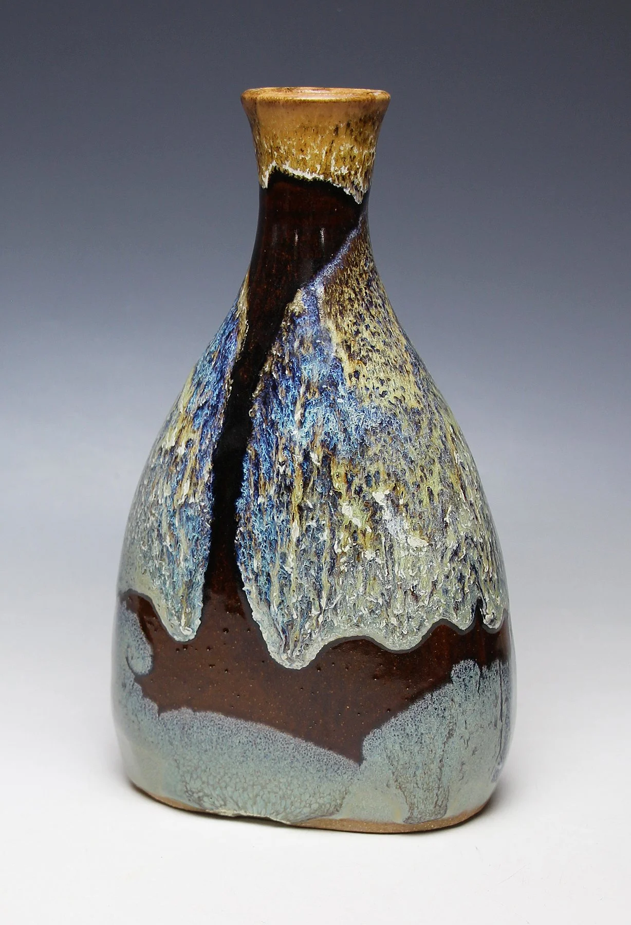 LEIS_Bottle_B.jpg