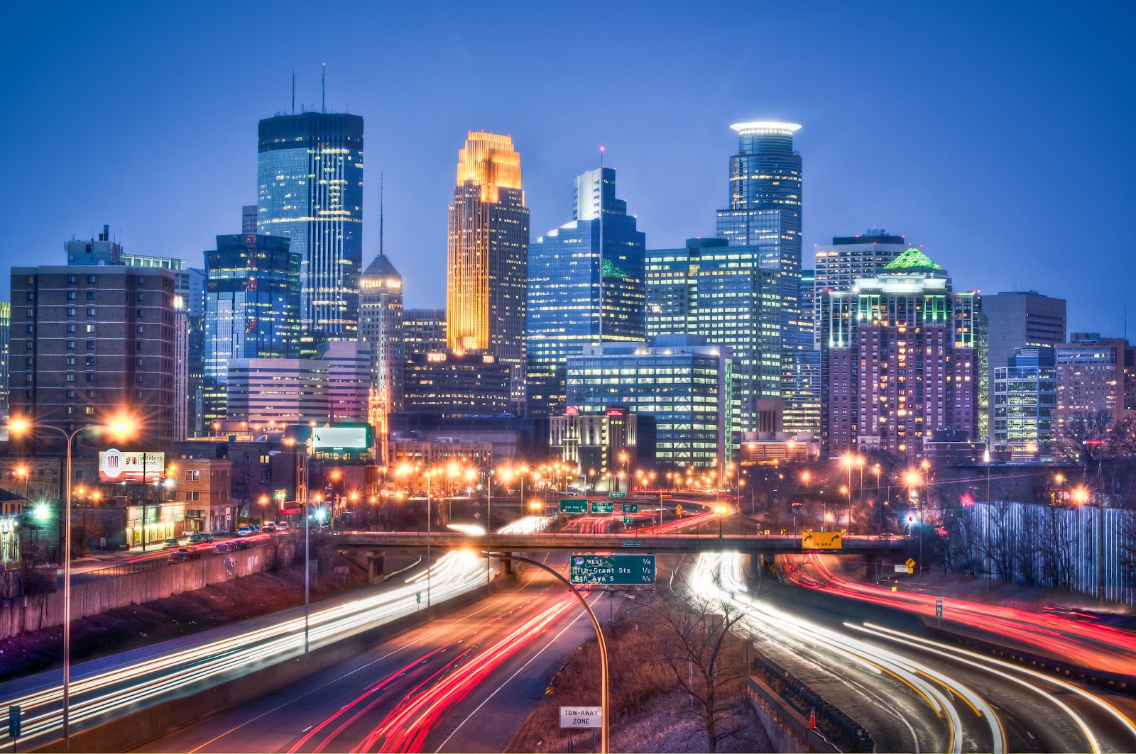Minneapolis skyline merged edit.JPG