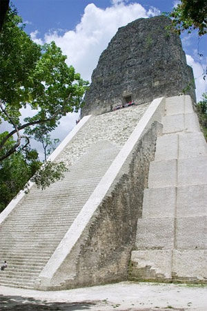 Tikal_mayan_ruin.jpg