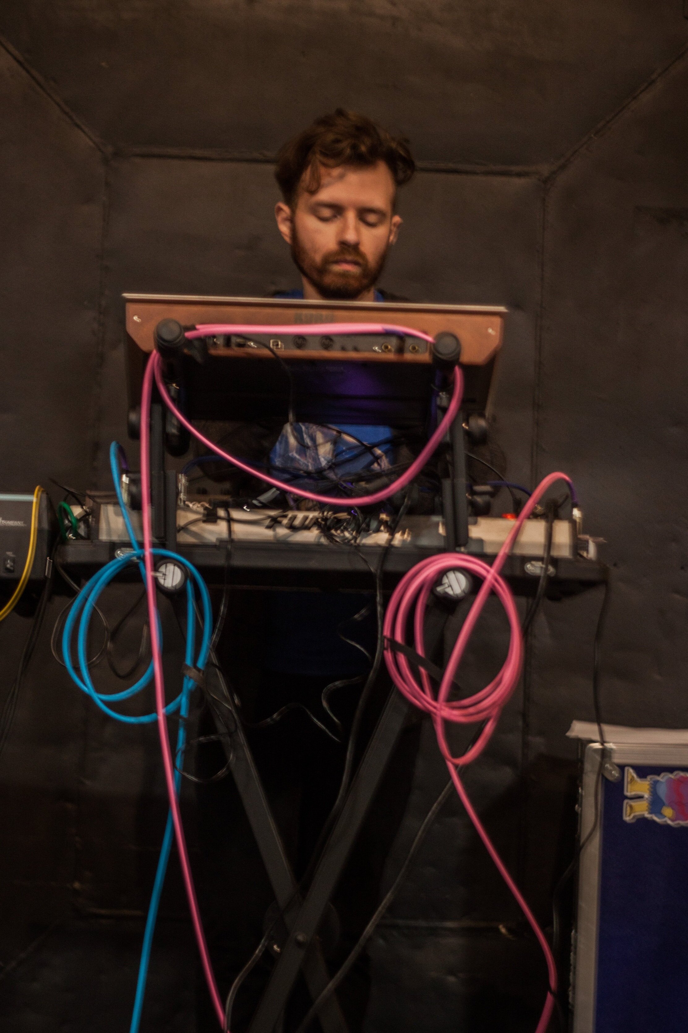 Andrew+Jones+Live.jpg