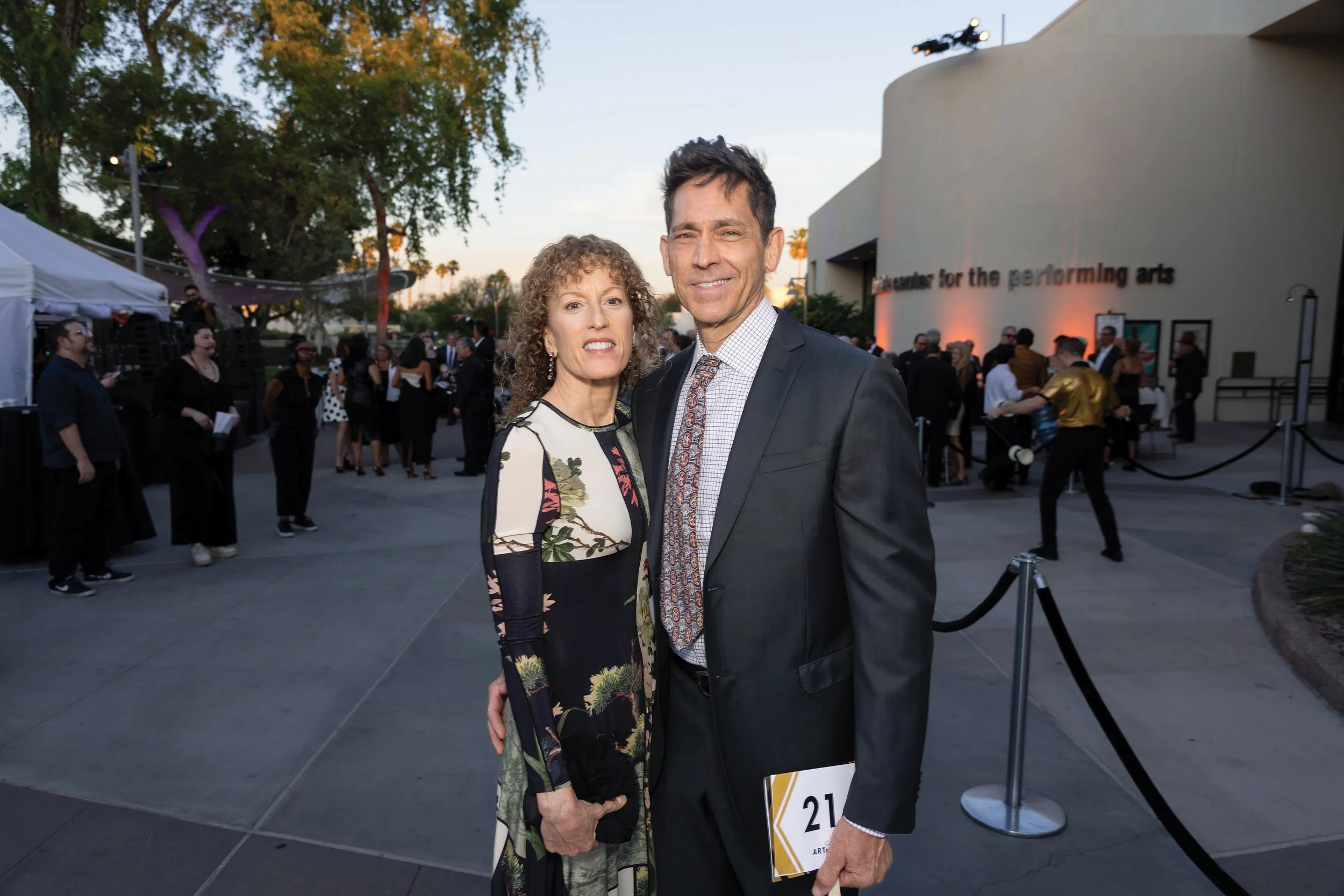 ARTrageousGala-20.jpg