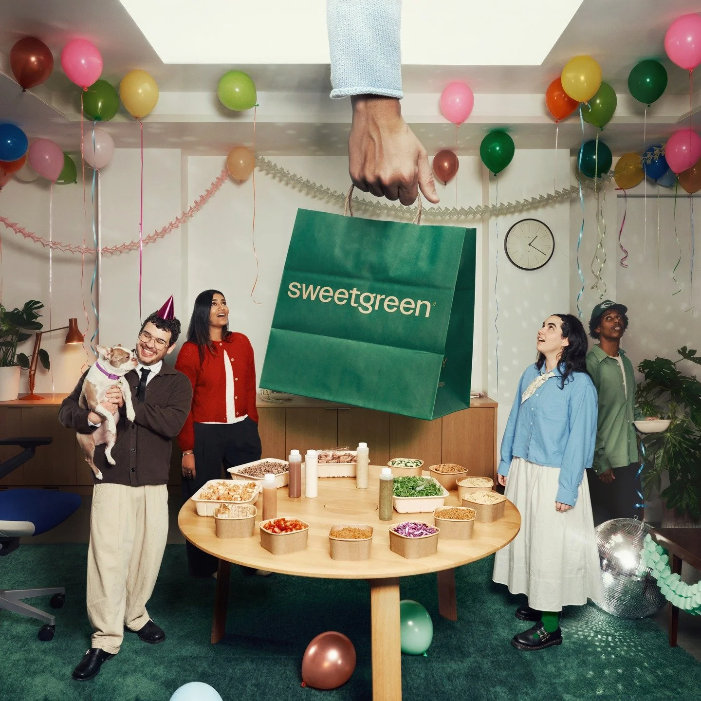 SWEETGREEN: Catering just crashed the party. 🍃

Client: @sweetgreen 
Creative @jillianwheeler 
Photography: @nicholasscarpinato
Production @hello.adhesive
Food @vegetarianspacestation
Sets @amsies
Thanks to the rest of the team for making this happe