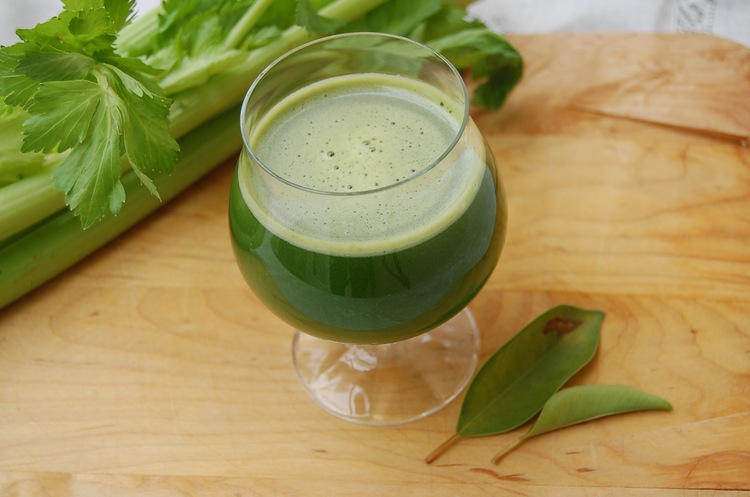 FEATURED RECIPE: GREEN GODDESS SMOOTHIEStart your year off right with this delicious and detoxifying smoothie!