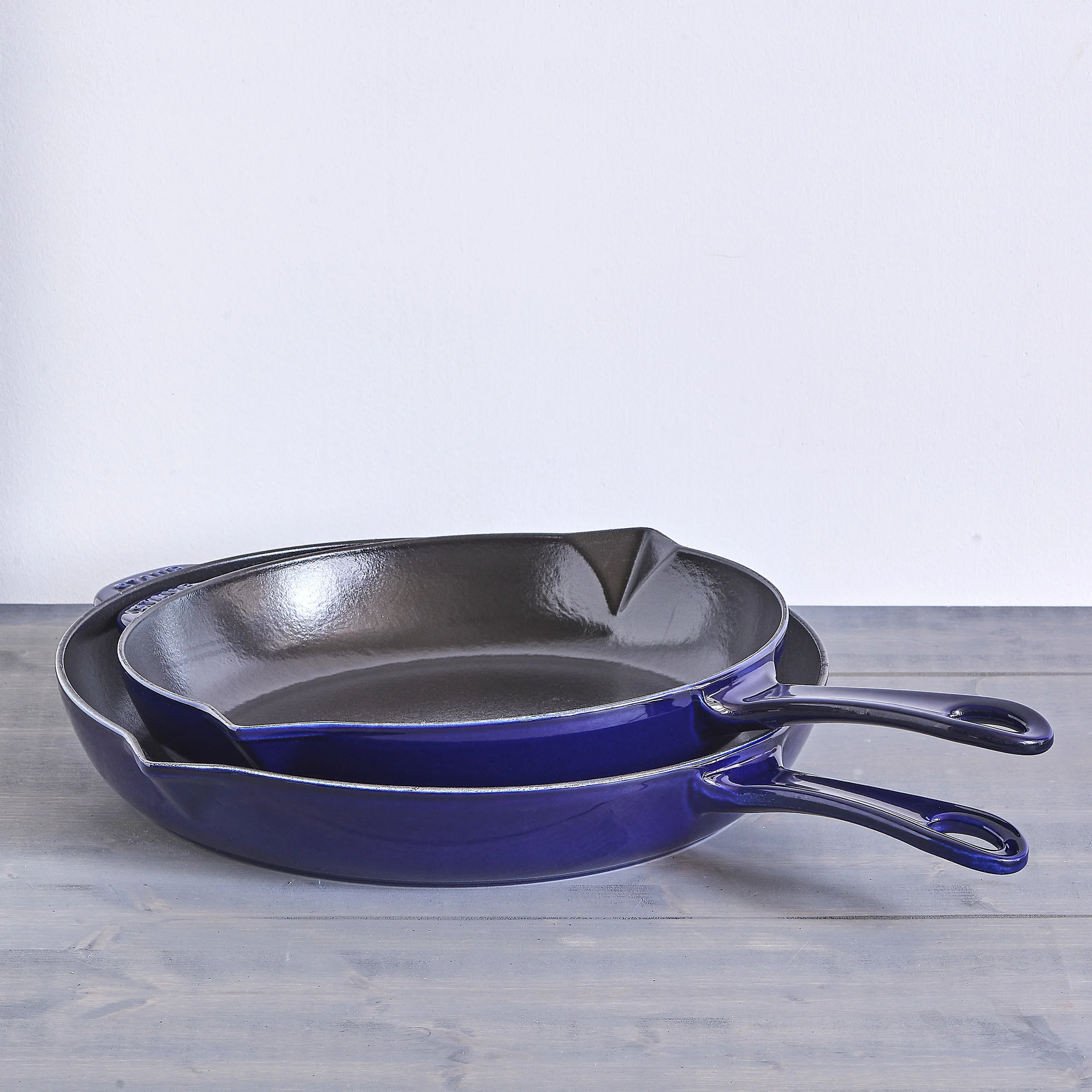Staub cocotte round 5.2l2759Staub paella blue_01.jpg