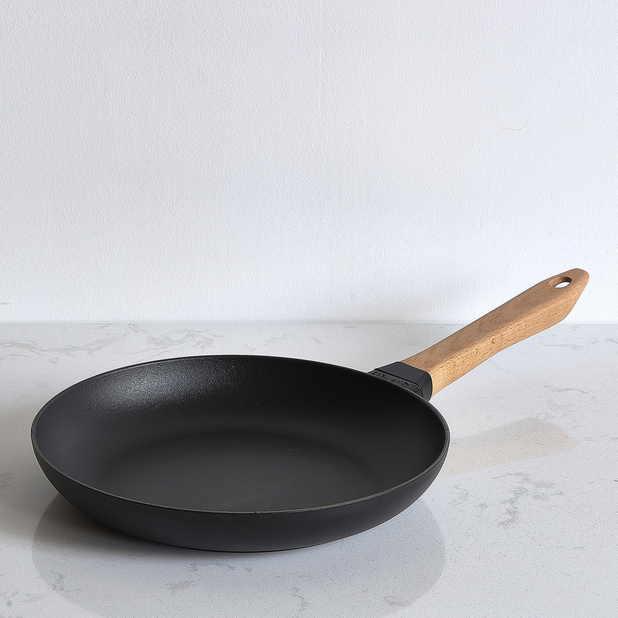 Staub Beechwood pan 5.jpg