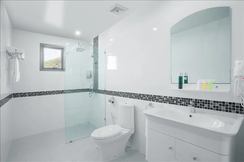 The Lowdown on No Threshold Showers