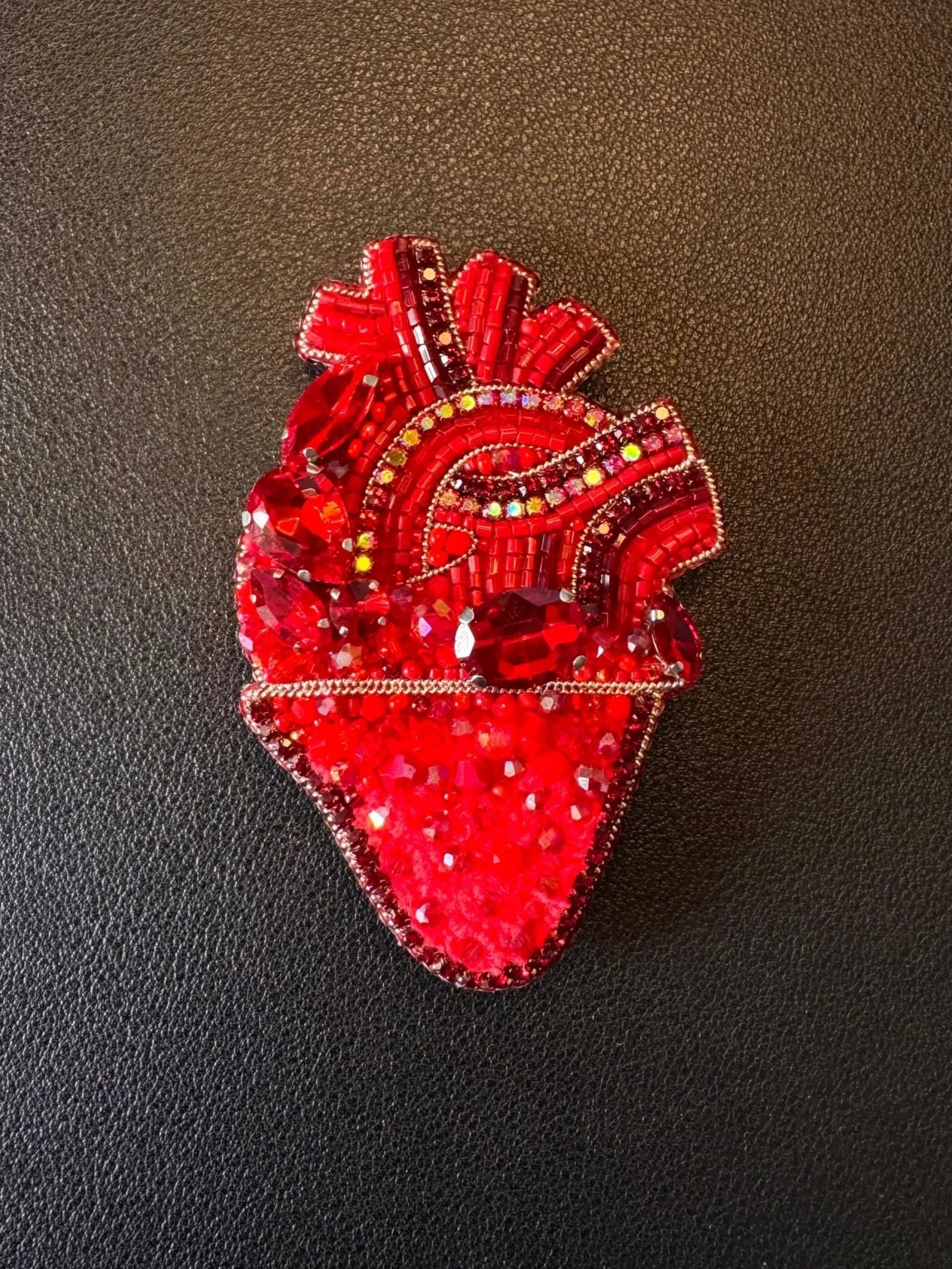 Sliced Heart Brooch |🫀