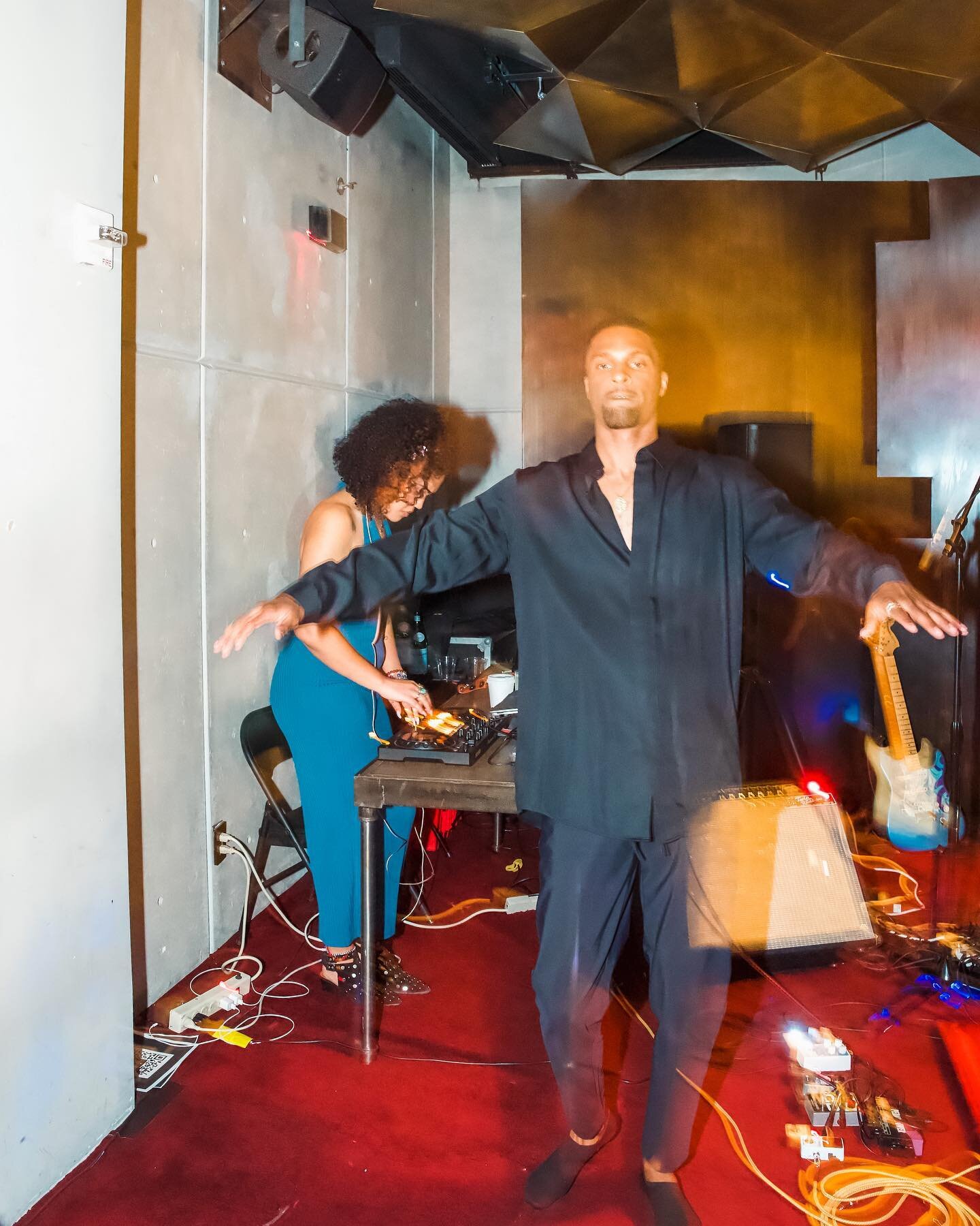It&rsquo;s Friday and I&rsquo;m still reeling with gratitude&hellip; images are only but a point to it. 

@feelthe.space forever. 

4.19.23 echoes into eternity. With love to @springplace

📸 @imrich_too