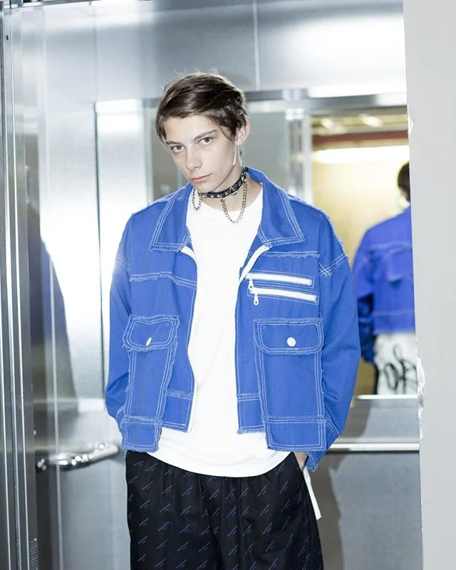 Editorial work 【Floor B-oy】for @bullettmagazine 🙋🏻&zwj;♂️✨
.
.
.
.
#production @studio_dot_comme 
#artdirection @x_2_y 
#photography @franiese 
#photographyassistant @adasun__ 
#styling @xiaoyu__chen 
#grooming @laimakesup 
#modeling @whathappenedt