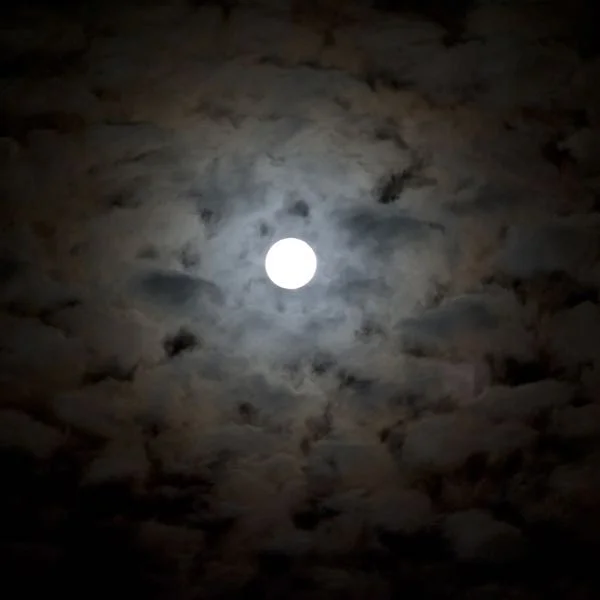 10 Full moon V.jpg
