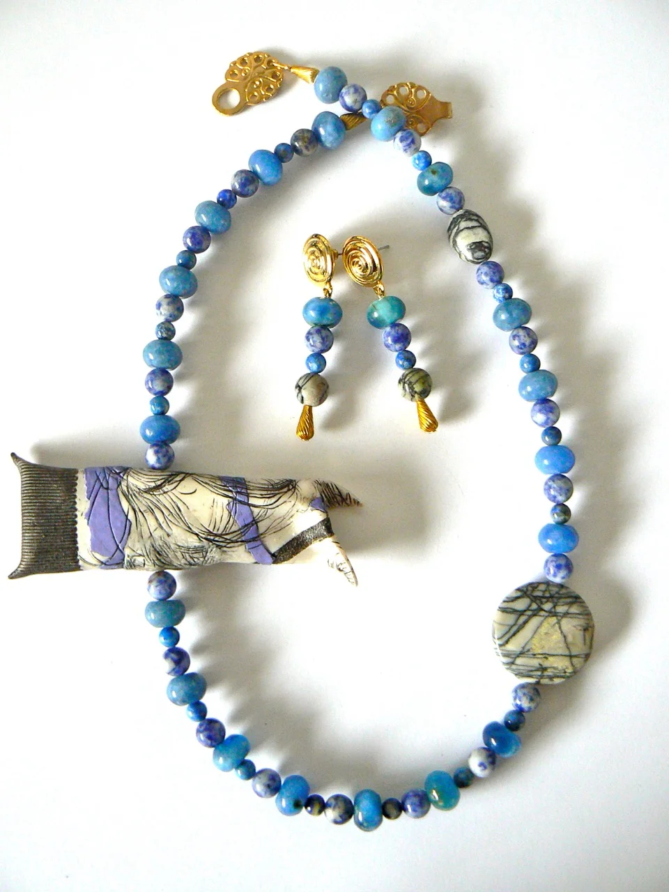 Neckpiece and earring set