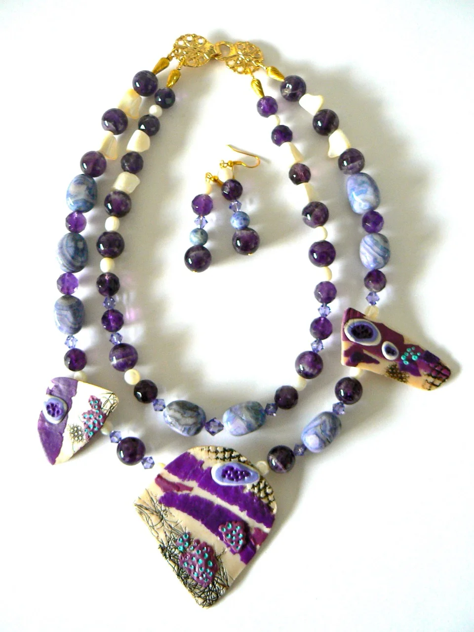 Neckpiece and earring set