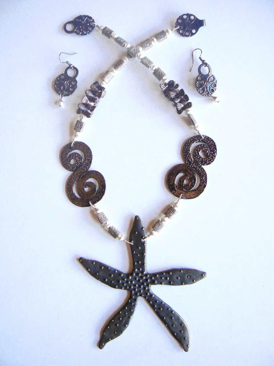 Neckpiece and earring set