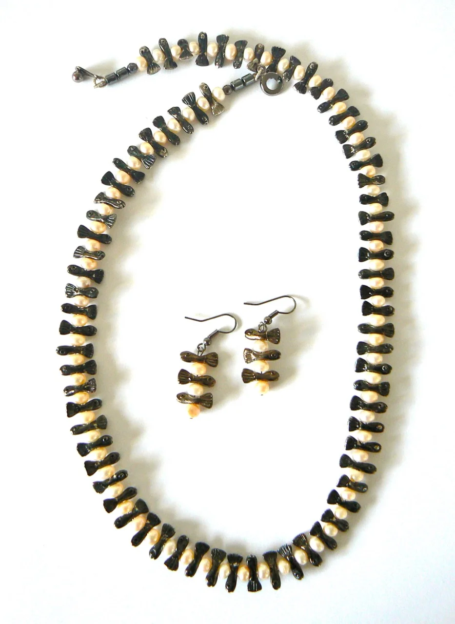 Neckpiece and earring set