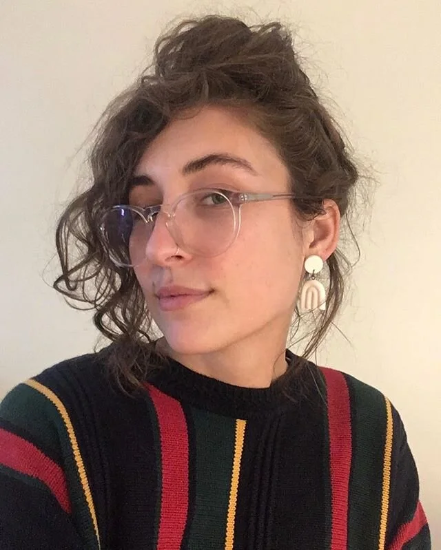 took 5 selfies to share my new @youngnativesco earrings, here&rsquo;s the best two

swipe twice tho for my rainy day sad song patsy cline cover

but what I really wanted to say was I have loved teaching lessons these past couple months so if you or y