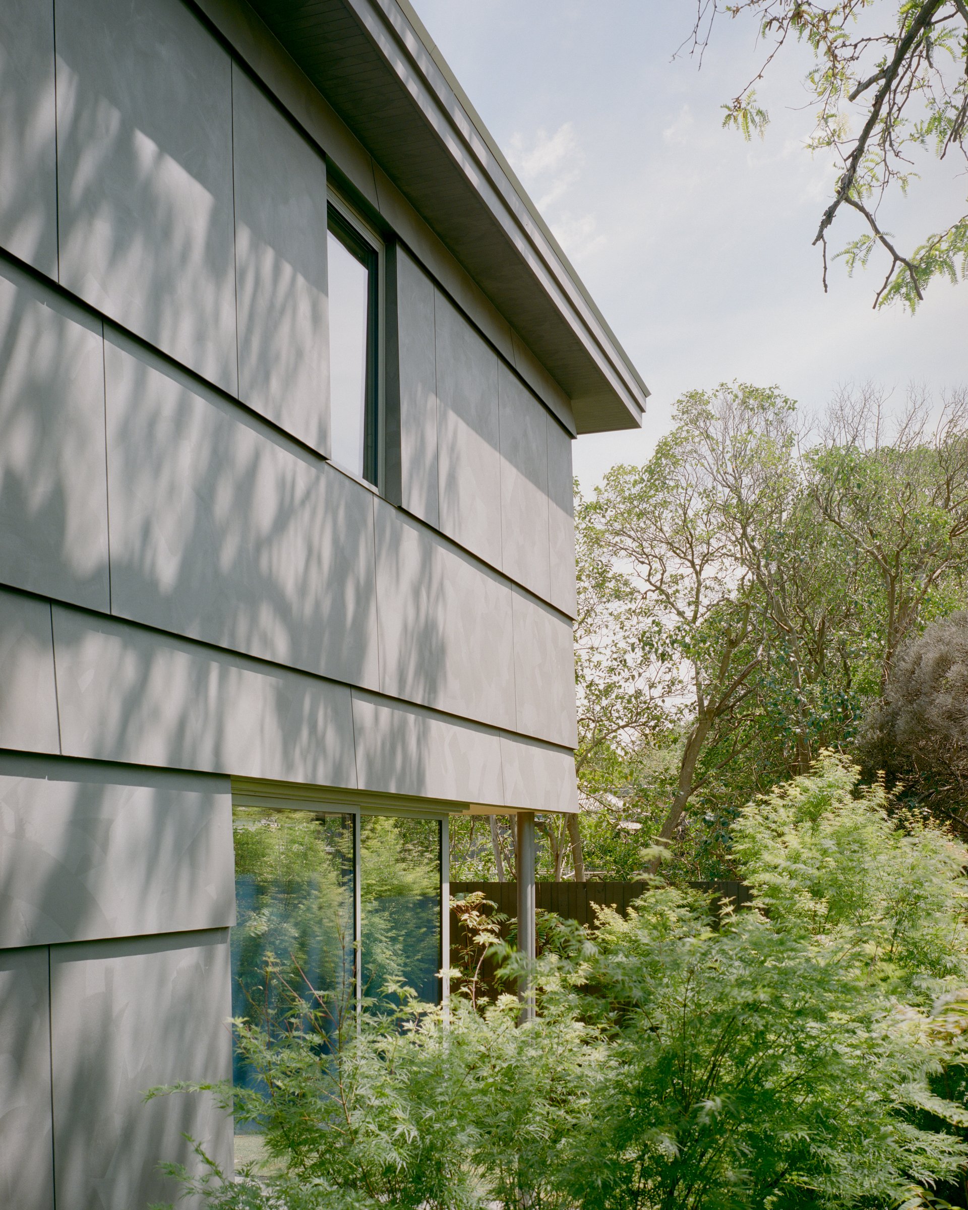   TWIN PEAK HOUSE  