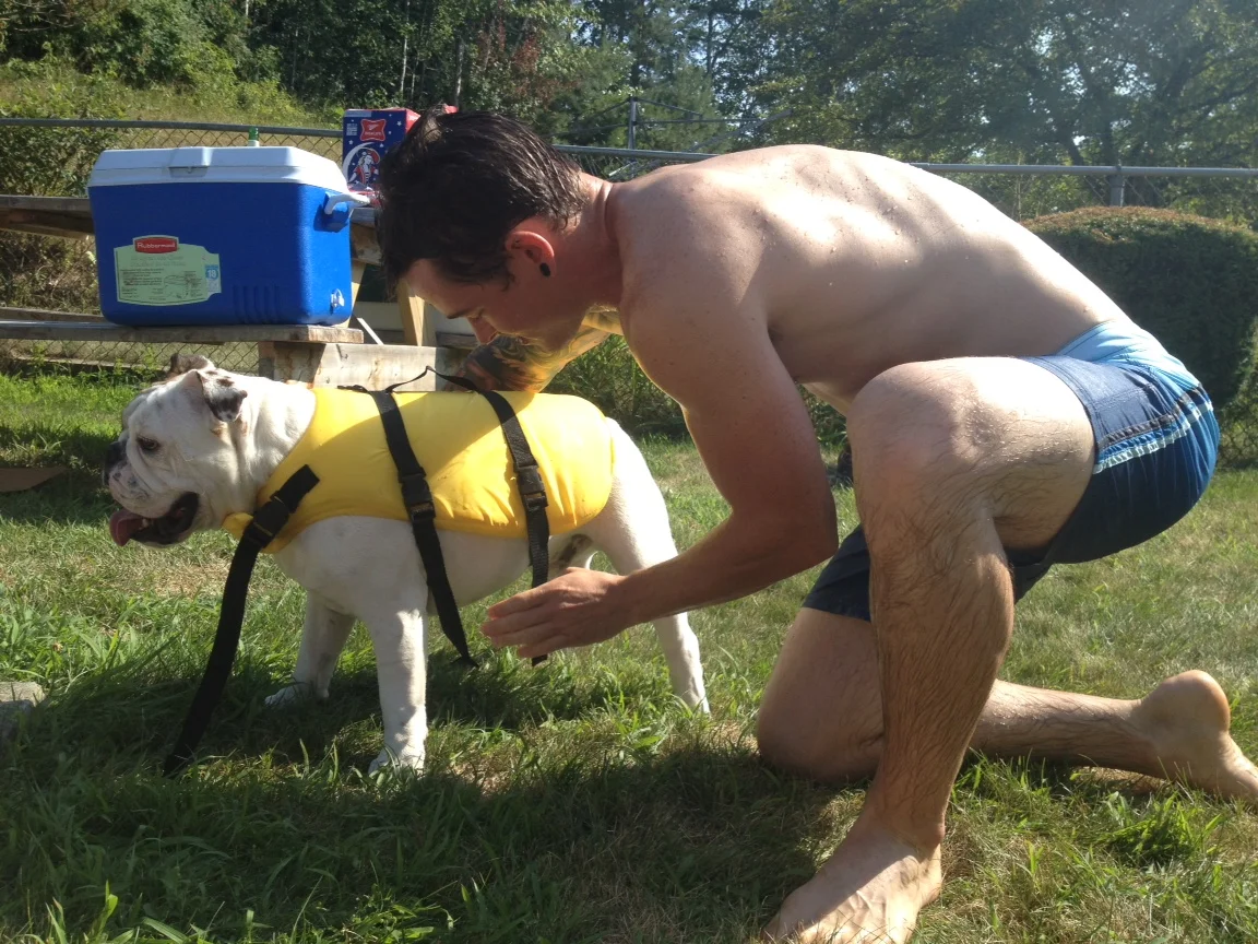  Safety first for the LightningVan mascot Bebop! 