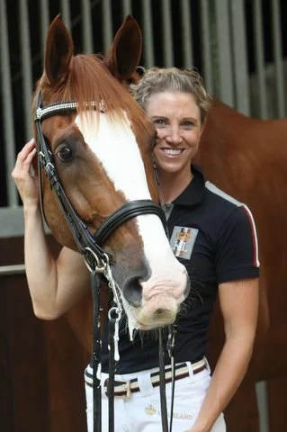 Floz and KTW in stables.JPG