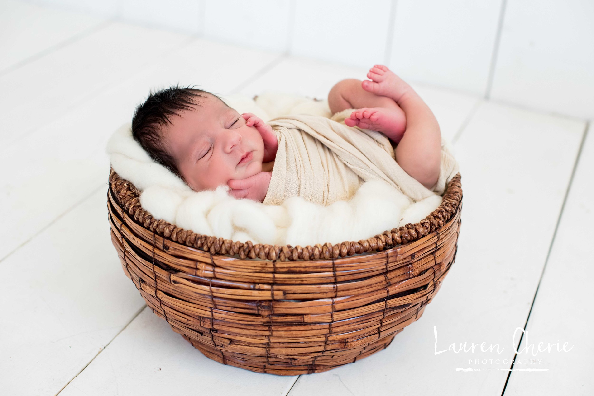 Newborn Photographer 