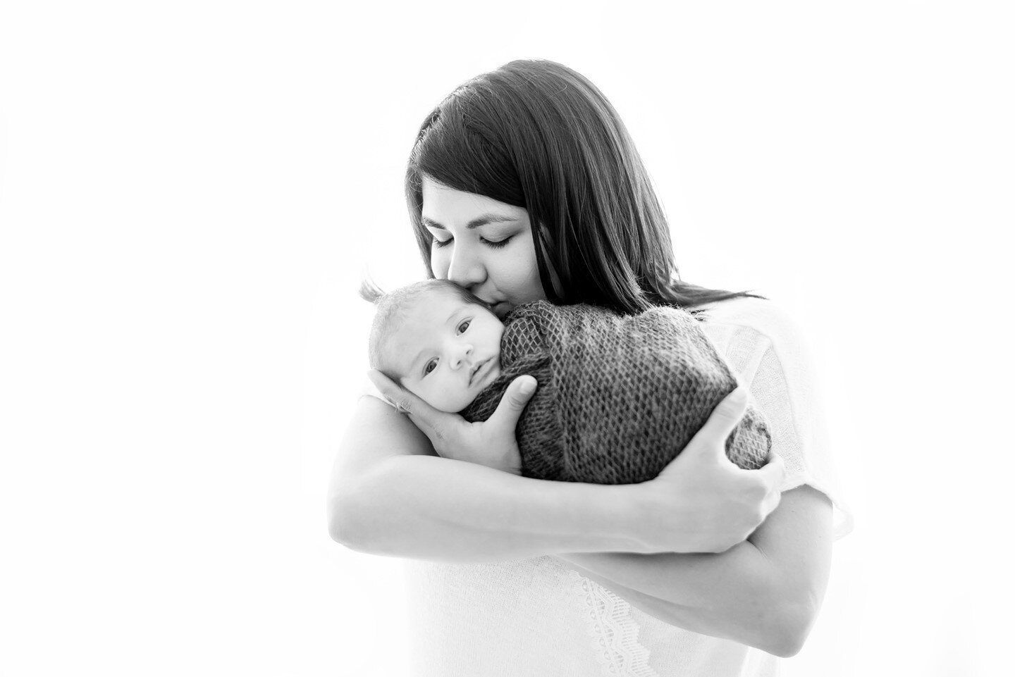 One of my favorite sessions to photograph is the newborn session. The newborn phase goes by too fast and I love being able to preserve these moments for families to cherish forever! ⁠
.⁠
.⁠
.⁠
.⁠
.⁠
#laurencheriephotogrpahy #newborn #albuquerquephoto