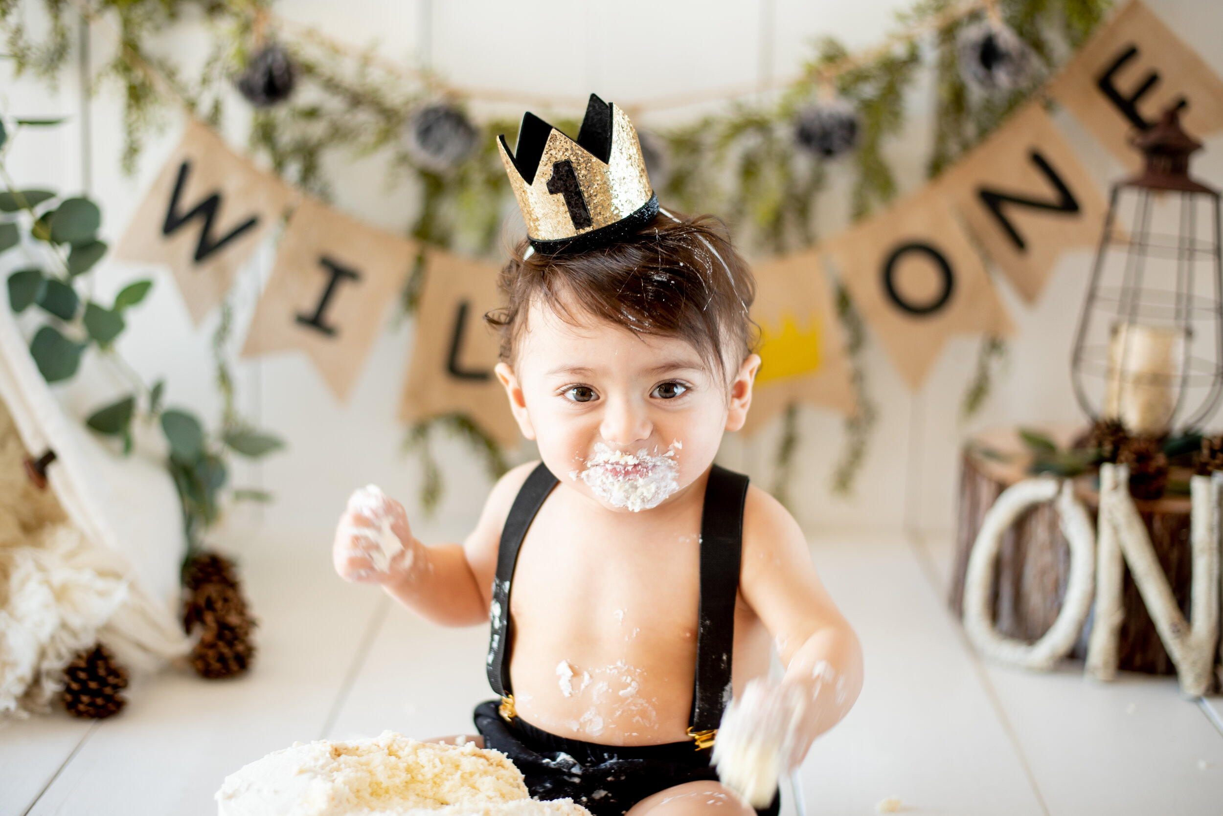 baby milestone cake smash pictures 