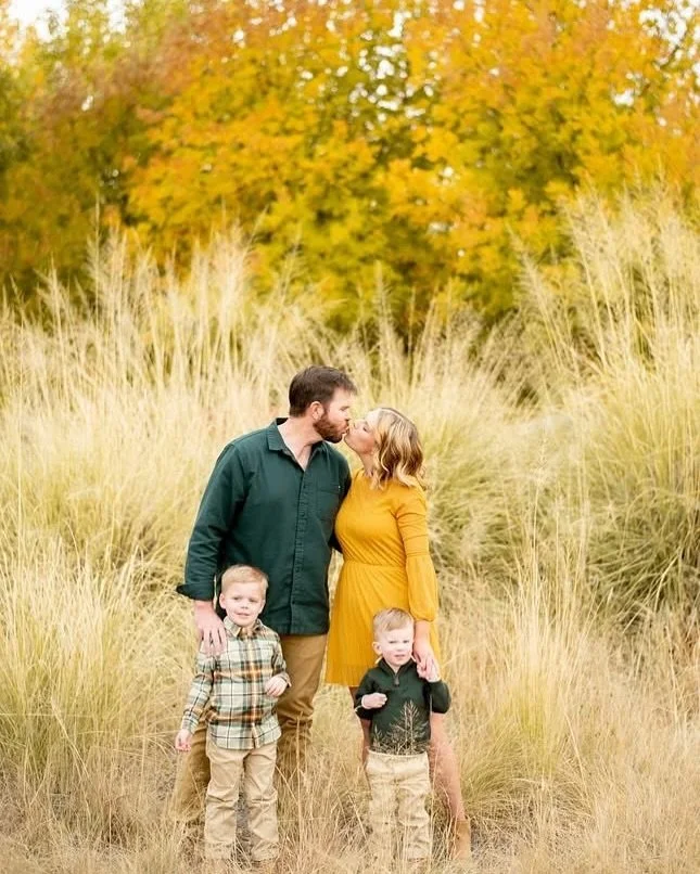 We had SO much fun photographing this sweet family! What a beautiful session! 

.
.
.
.
Interested in booking your FAMILY session with us? 
Email for more info!
laurencheriephotography@gmail.com

Gift cards are available on our website...
www.laurenc