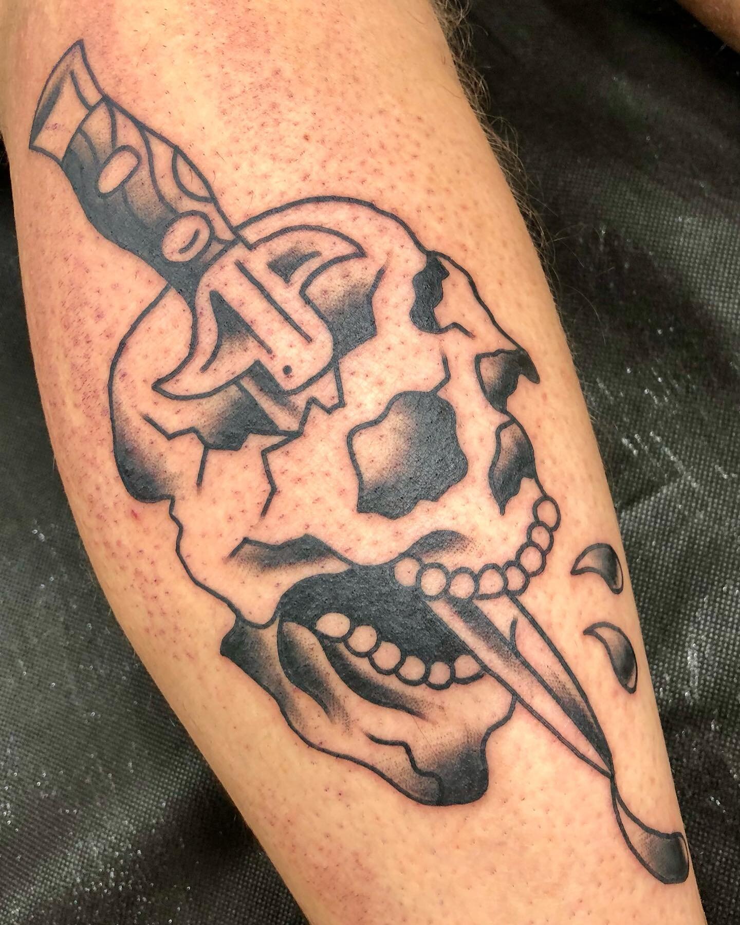 Skull and Switchblade made for Samuel!! Thank you so much mate!! 💀🔪🩸

Done at @progressiontattoo 💛

I&rsquo;ve got availability next week for tats!! Please message me with your cool ideas 😇