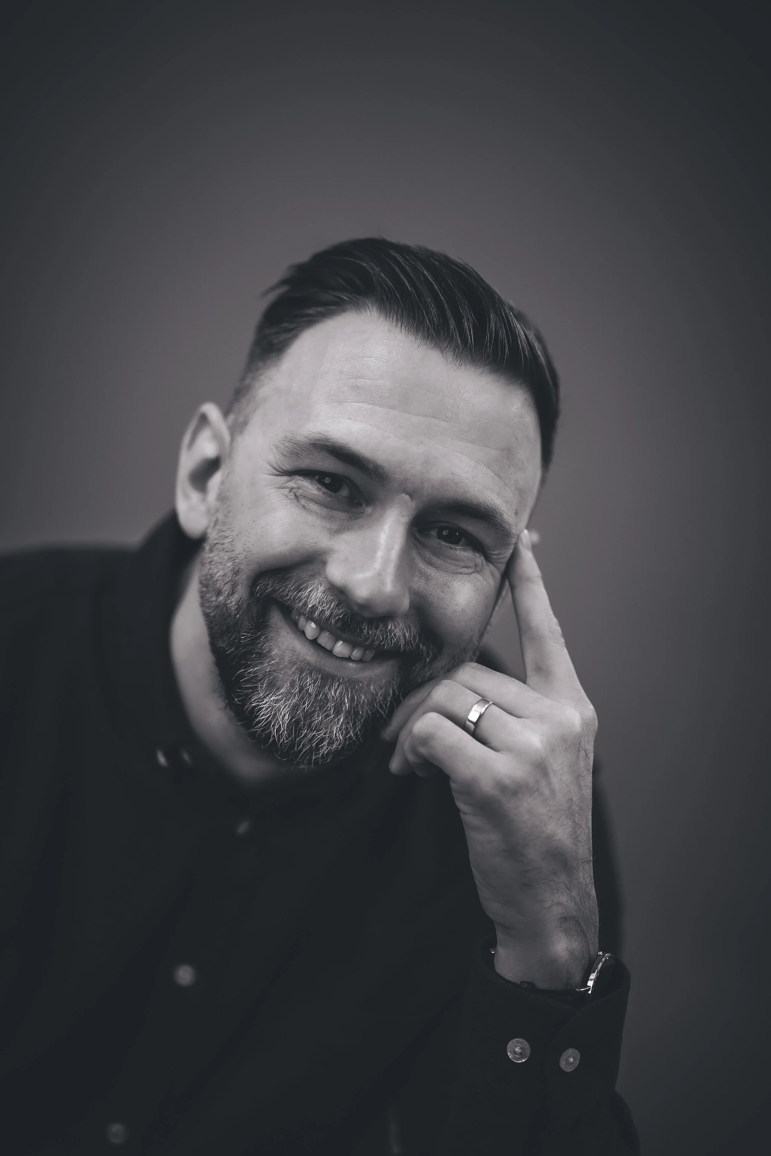 mentalisti-taikuri-tommi-viikinkoski_kasvot