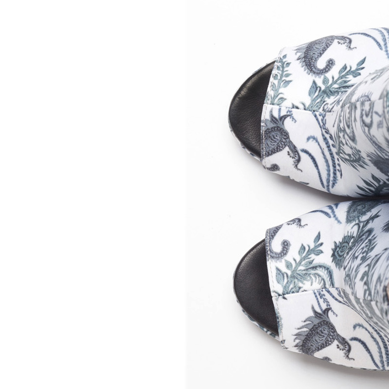 LF0109B ALYS paisley Top.jpg