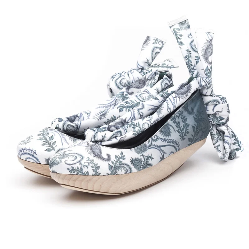 Lyla Paisley Print