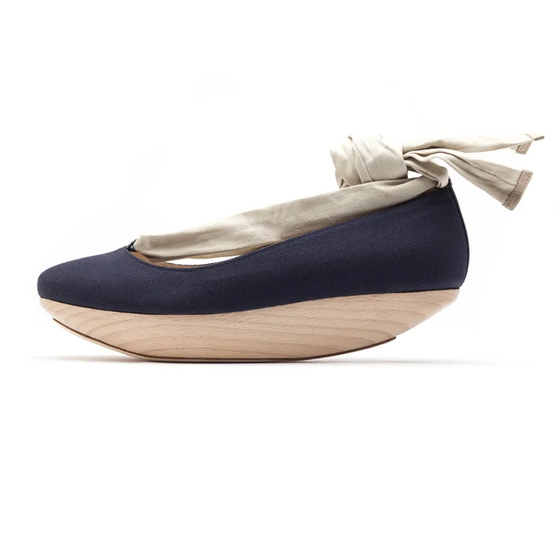 LF0100B Lyla Navy canvas sand Side.jpg