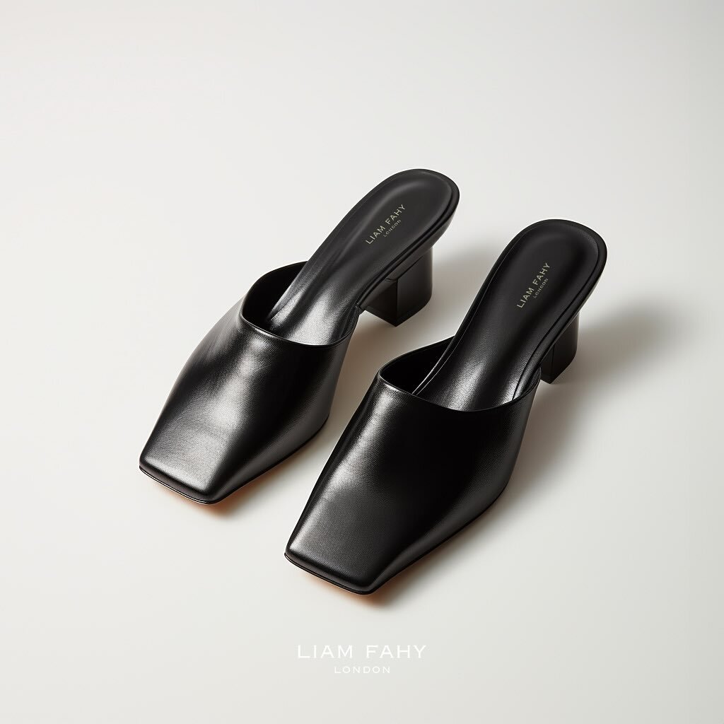 Take on a classic leather #babouche slipper with a small 2&rdquo; Cuban heel &amp; a #squaredToe. 

Question: what do you prefer, a Square toe or a pointy toe?

.
.
.
.
#LiamFahyLondon #shoes #footwearNews #snobshots #shoegaze #complexkicks #aifashio