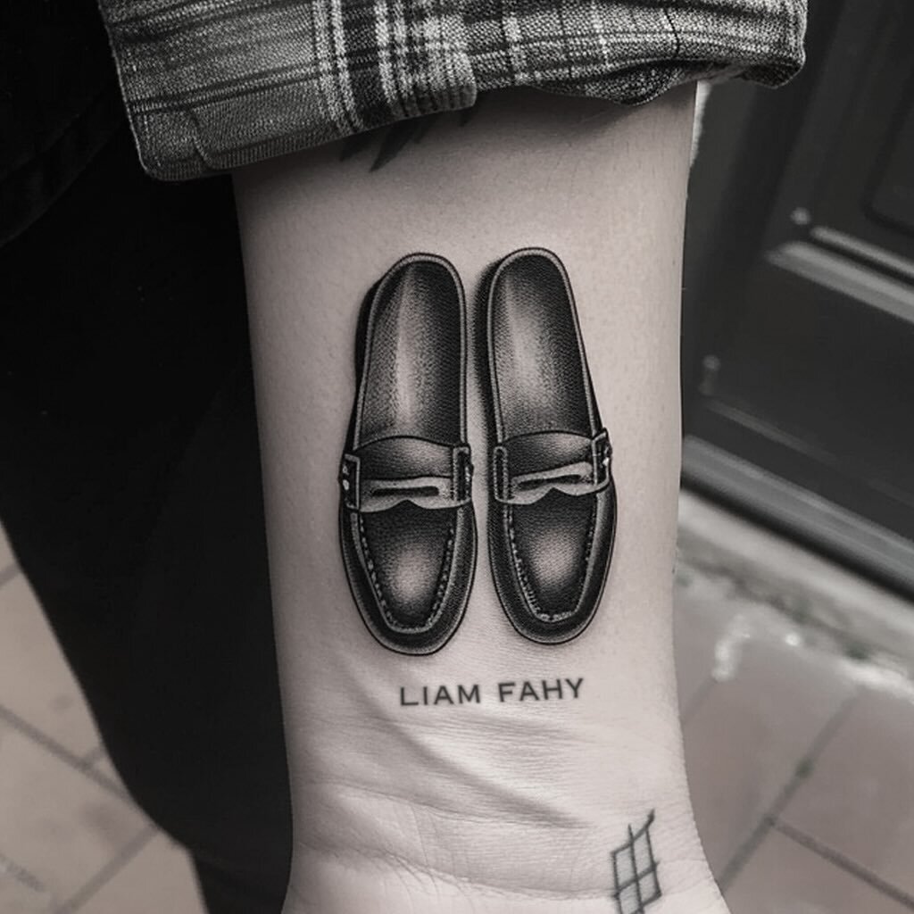 &ldquo;Art on skin, sole within&rdquo; 
.
.
.
.
.
.
.
#shoetattoo #loafers #shoedesigner #tattooartist #tattoostyle #liamfahylondon #ghbass #madeinitaly #fashionphotography #shoegaze #shotbythreads #shoemaking #shoestylist #ss24 #weejuns #inklife #sn