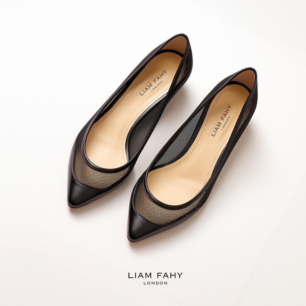 &ldquo;I wanna be adored!&rdquo;
.
.
.
.
.
.
.
- Pump: thin mesh upper with black nappa borders, leather sotto piede, cuoio sole, 10mm heel. Fatto a mano 🪡 
.
.
.
.
.
.

 #LiamFahyLondon #StudioFahy  #Luxuryshoes #Luxuryheels #ArtOfShoemaking #State