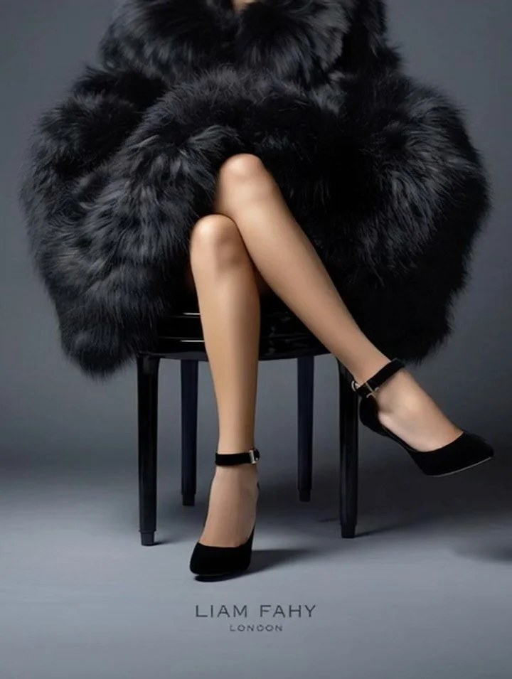 &ldquo;Velvet goldmine, you stroke me like the rain.&rdquo;

.
.
.
.
.
.
- Black velvet upper, ankle strap, 105mm Louis heels with vero cuoio Jourdan suola. Fatto a Mano!
.
.
.
.

#LiamFahyLondon #StudioFahy  #velvetshoes #luxuryfootwear #ArtHeels #t