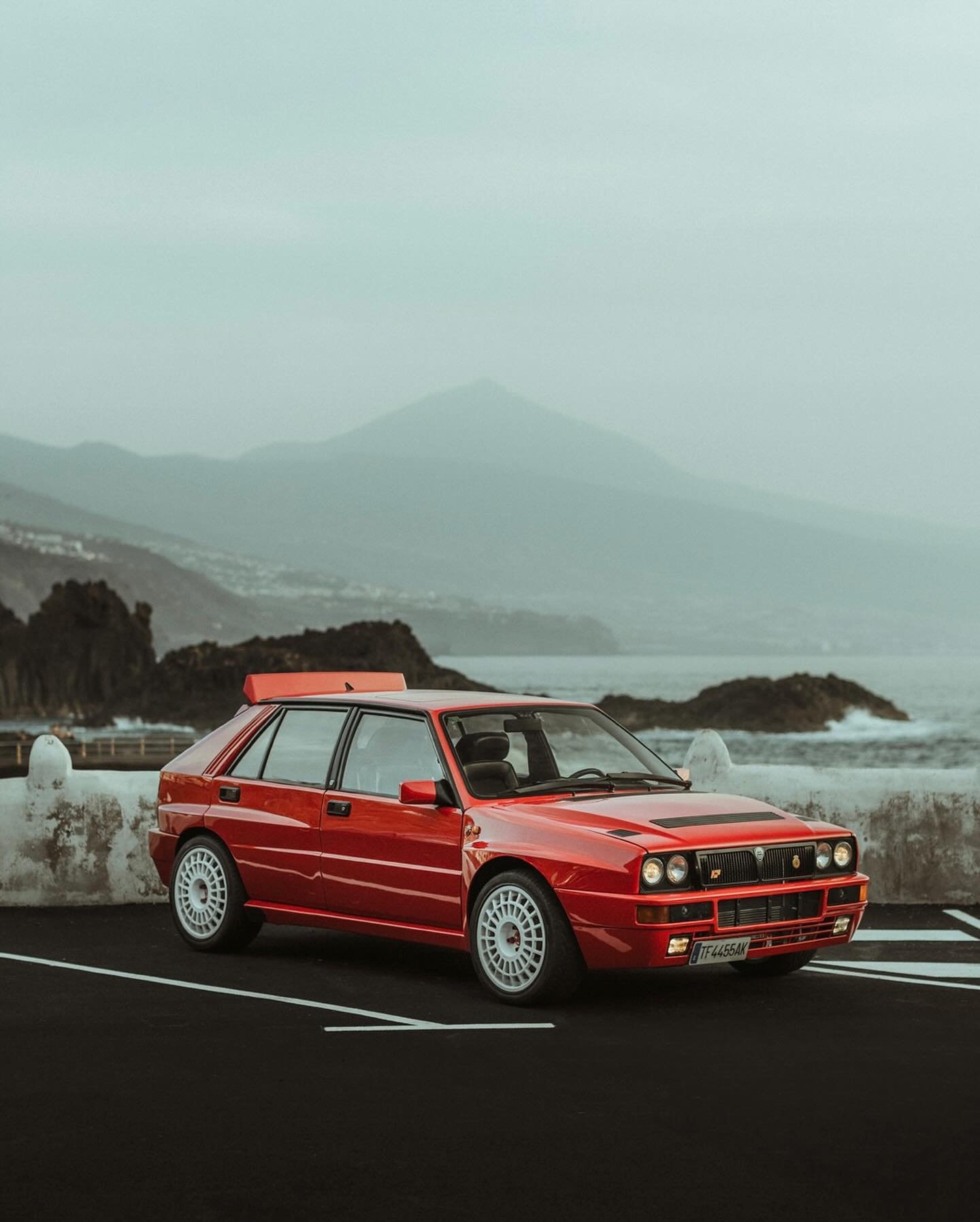 Whilst I was out in the Canaries last week I had the chance to shoot this absolute classic.

Lancia Delta HF Integrale 🏁