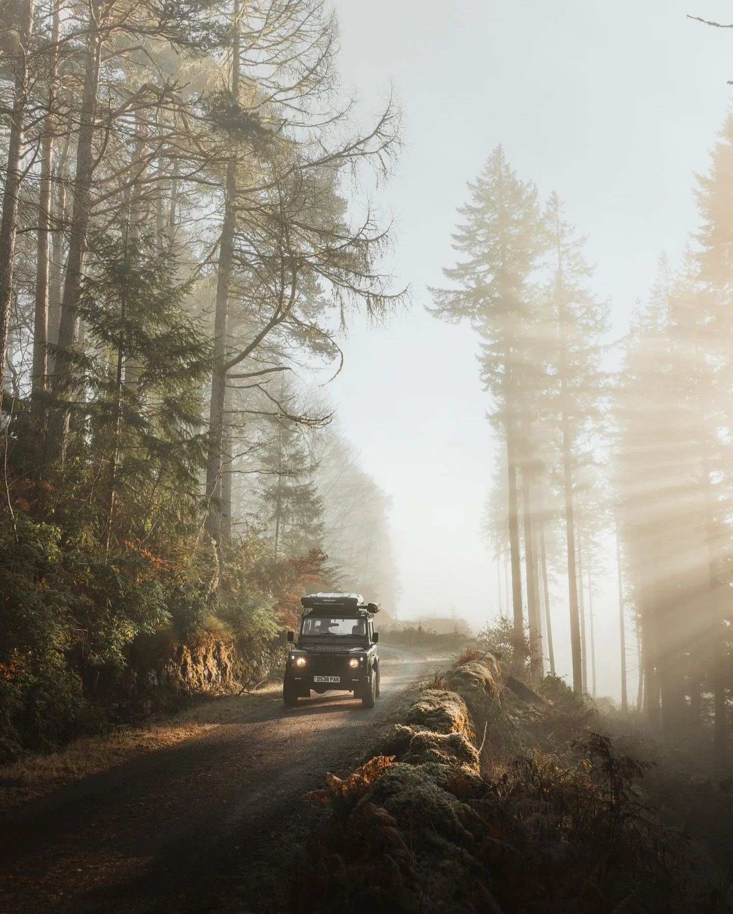 Can&rsquo;t think of many better drives than Scotland in a Defender

Thanks to @grassrootsrentals for hooking us up for this fully kitted out 90 for our shoot with @thebearandwolfco 

#defender #scotland #landrover #landroverdefender #lifestylephotog