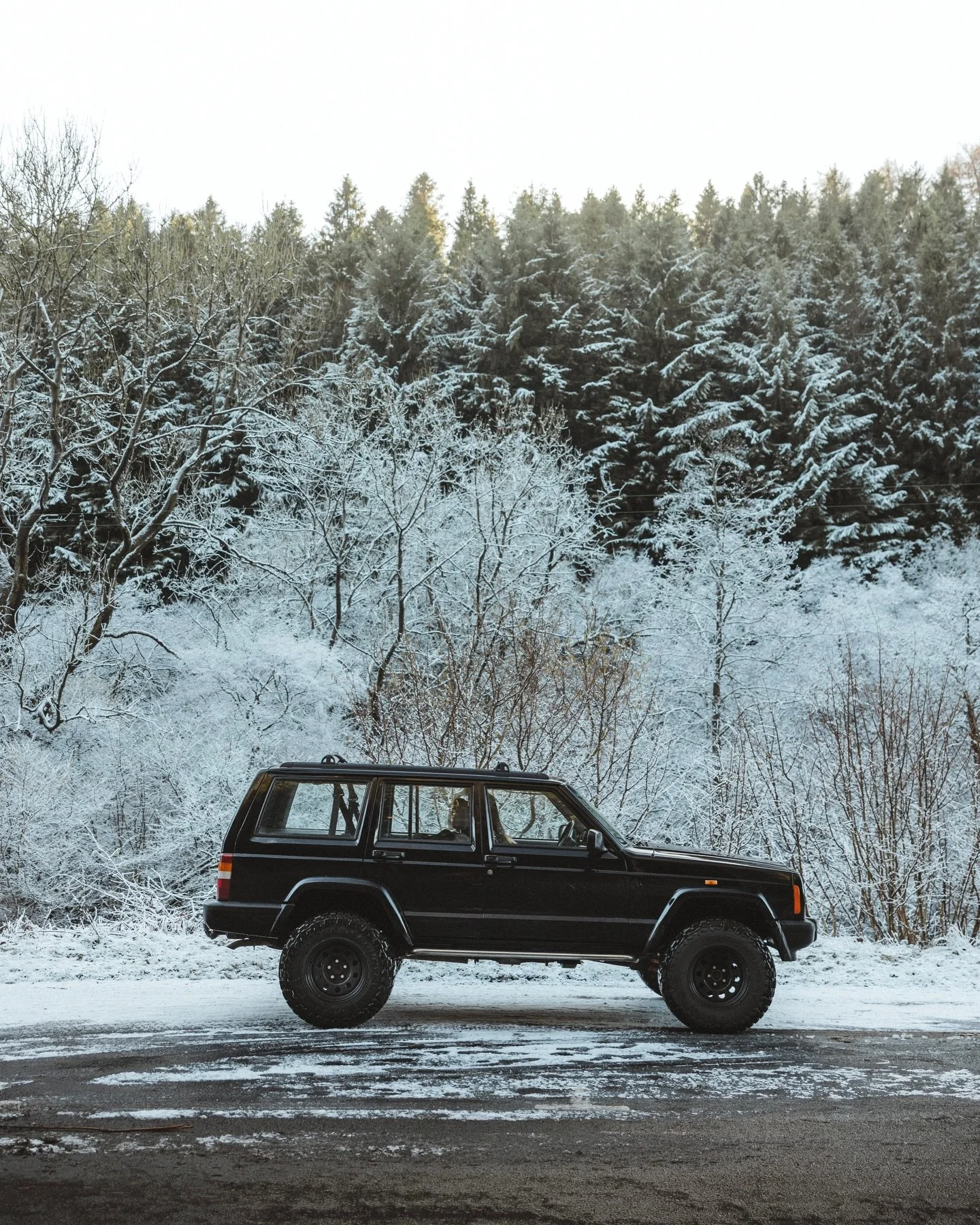Drive up to the North York Moors on what felt like the first sunny day of the year 

#jeep #yorkshire #cherokeexj #jeepcherokee #jeepcherokeexj