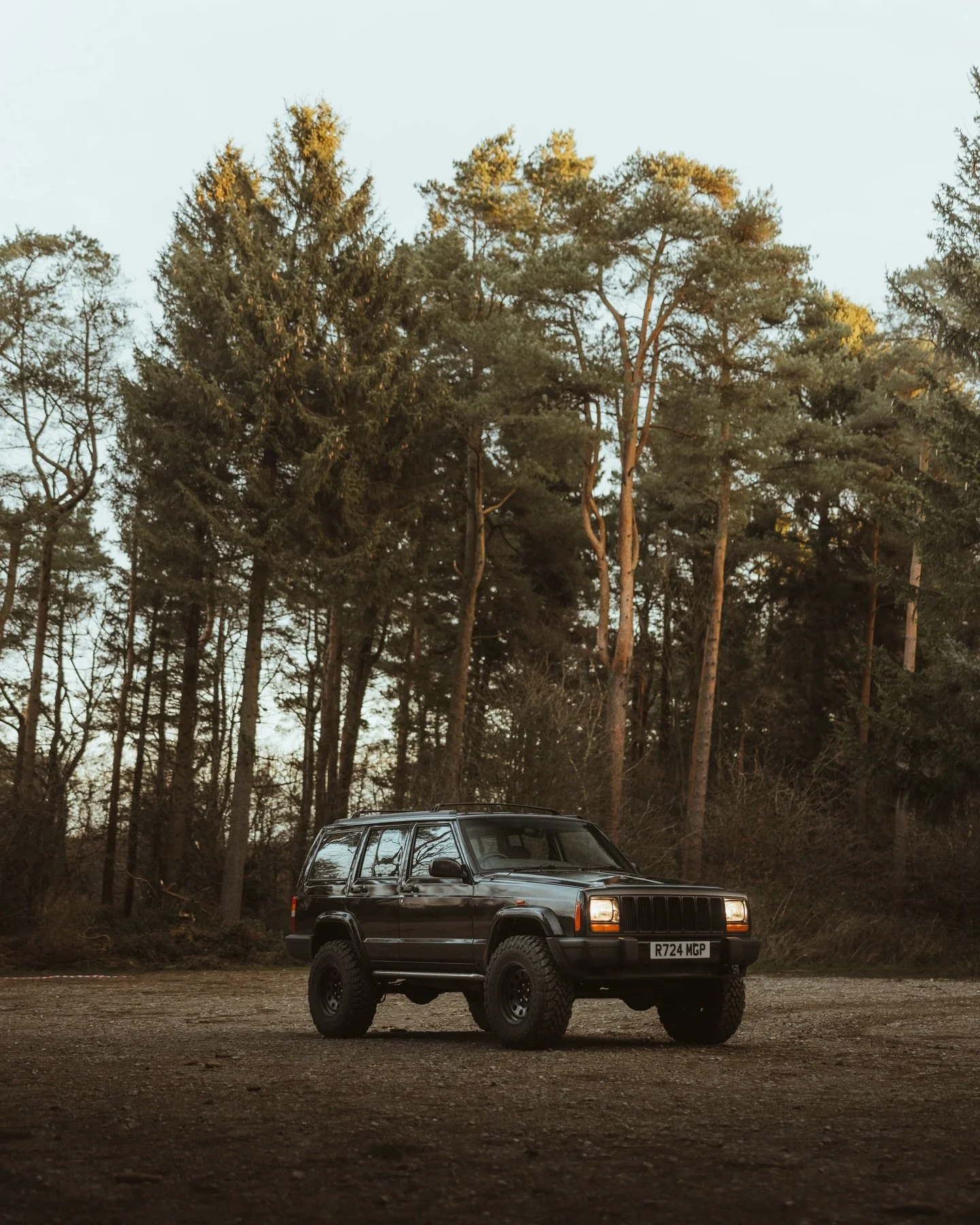 20 slides of Cherokee XJ 4.0 

#jeep #cherokee #cherokeexj #4x4 #classiccars