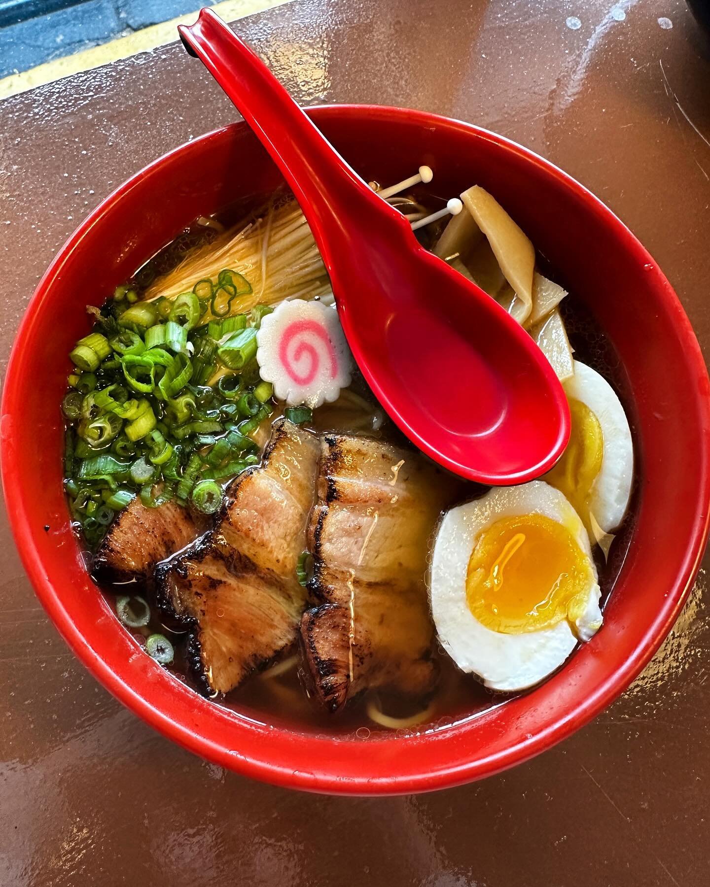 Rainy days call for ramen 🍜 the shoyu w/ pork + chefs special we&rsquo;re both so delicious @momoyoramen in Hampton. Fave ramen in NH?