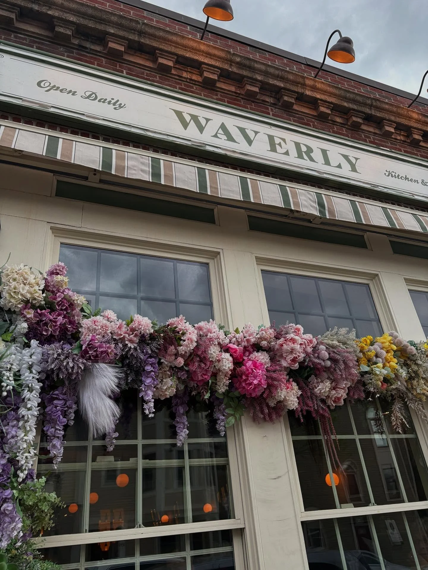 Lil&rsquo; carousel of last nights dinner spot. Highly recommend @waverlycharlestown for brunch or dinner if you&rsquo;re in Charlestown! Just wish I had room for the sea salt affogato or griddled banana bread dessert! Next time 🤤 cocktails were exc